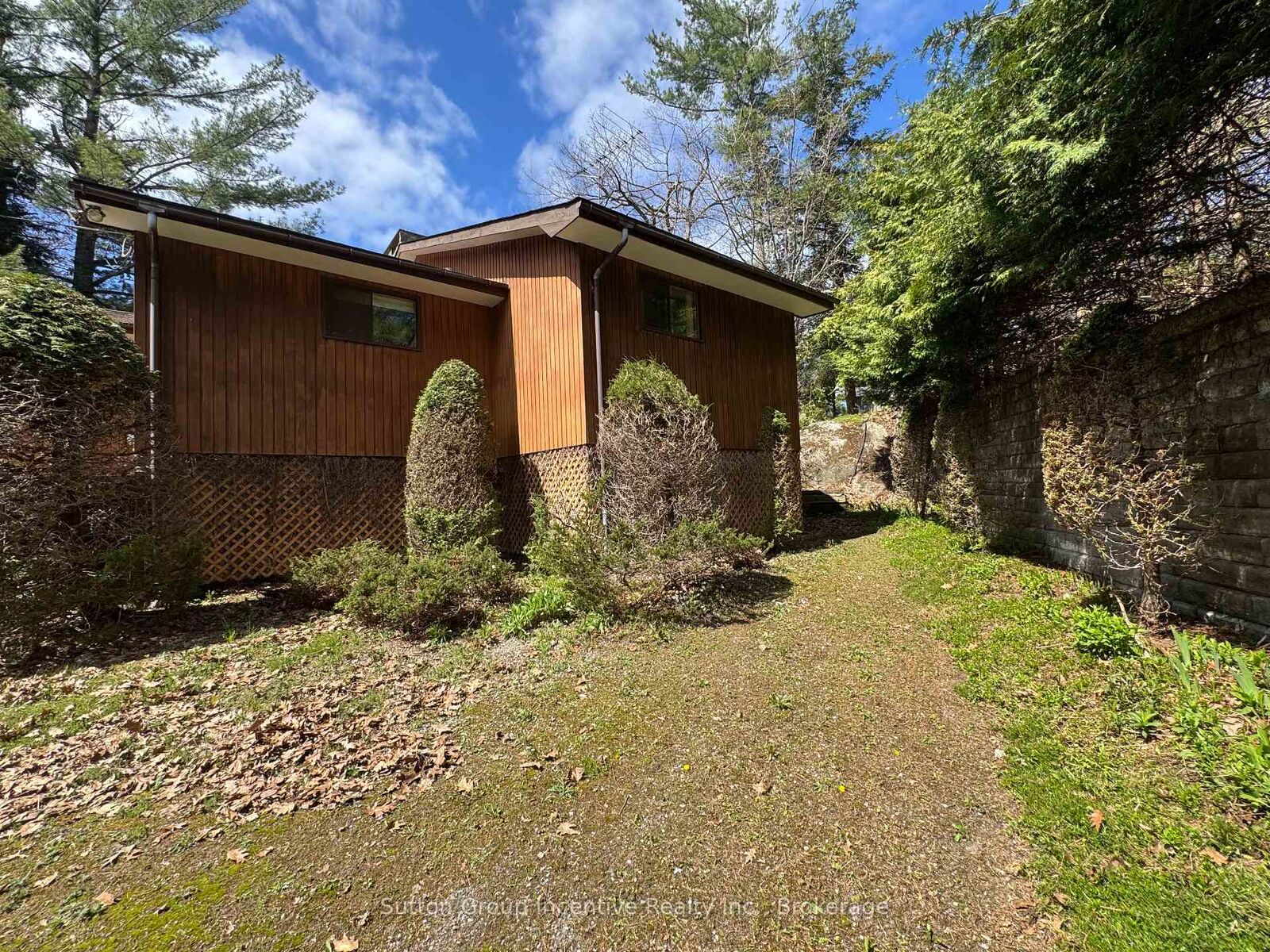 Property Photo:  1017 Goldfinch Court  ON P0E 1G0 