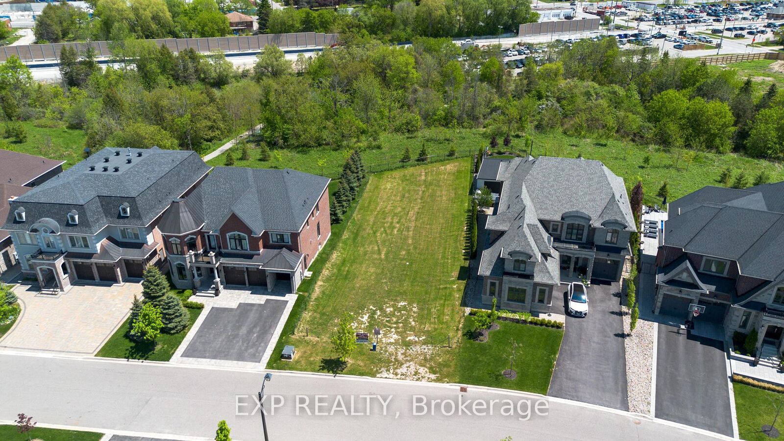 Property Photo:  25 Hogan Court  ON L7B 1C9 