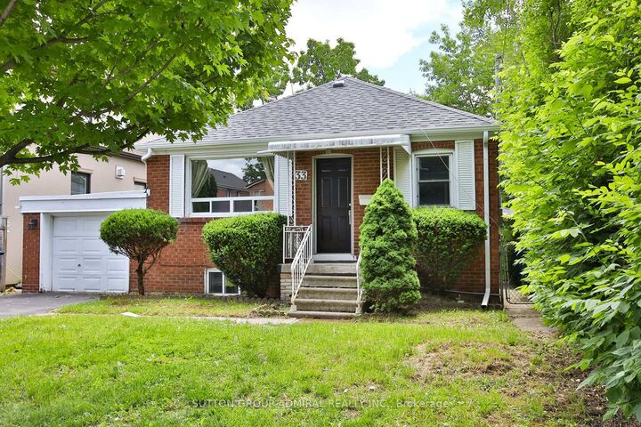 Property Photo: 33 Regina Avenue ON M6A 1R4