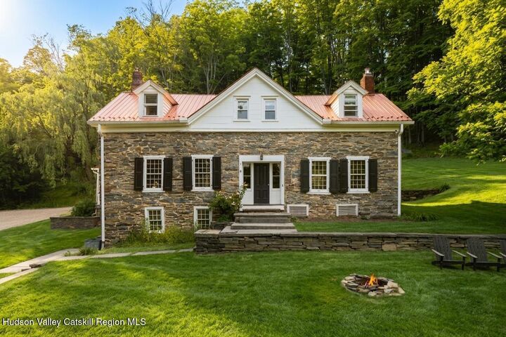 Property Photo:  31 Upper Whitfield  NY 12404 