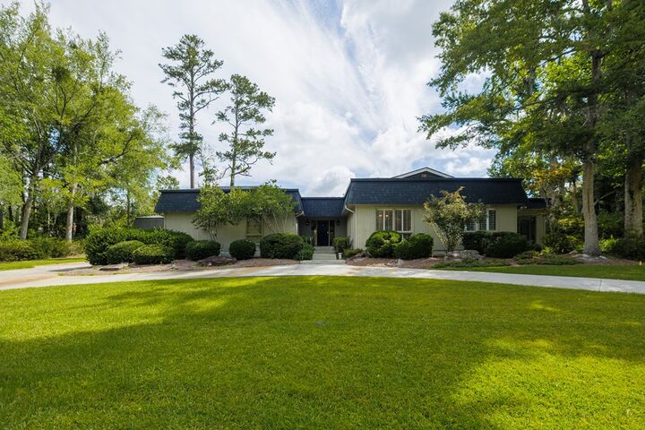 Property Photo:  808 Millpond Rd  GA 31602 