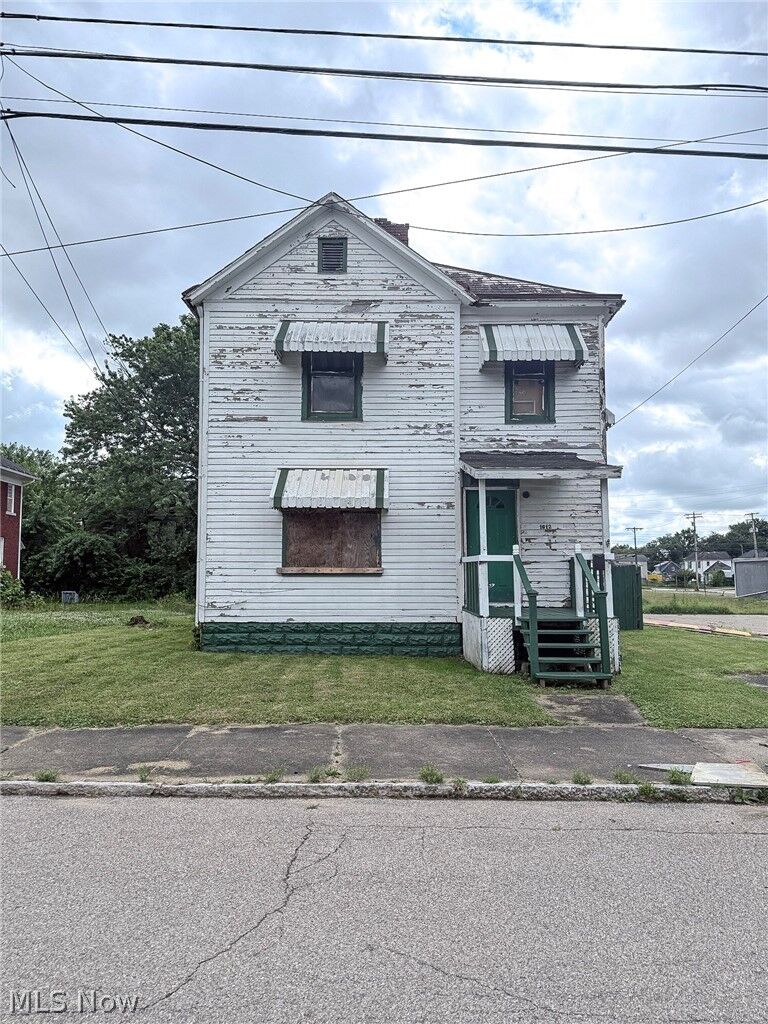 Property Photo: 1612 Spring Street WV 26101