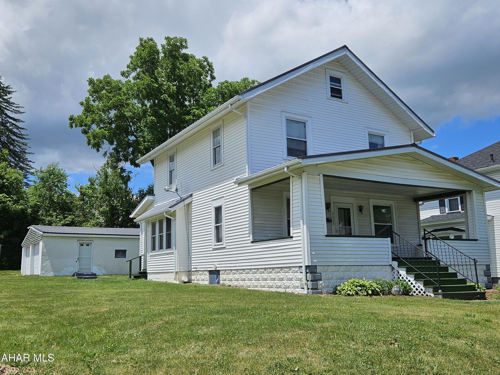 Property Photo: 602 E Grant Avenue PA 16602