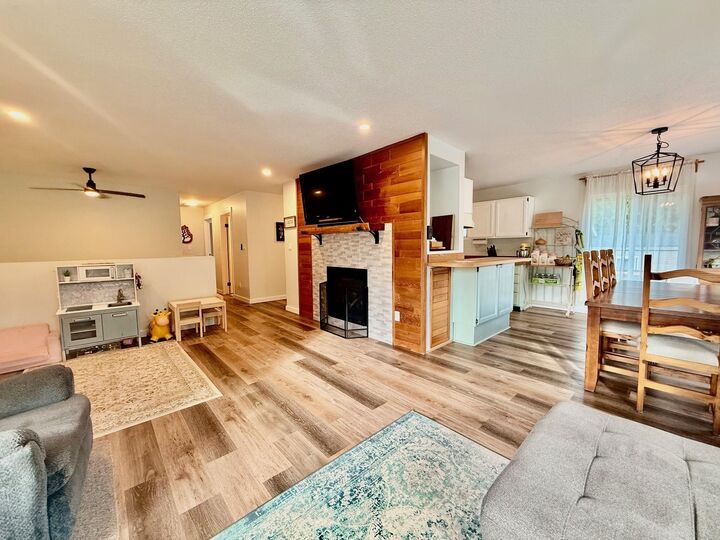 Property Photo:  5607 Wakefield Road  BC V7Z 0N3 