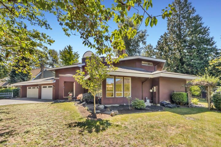 Property Photo: 12936 21B Avenue BC V4A 7L4