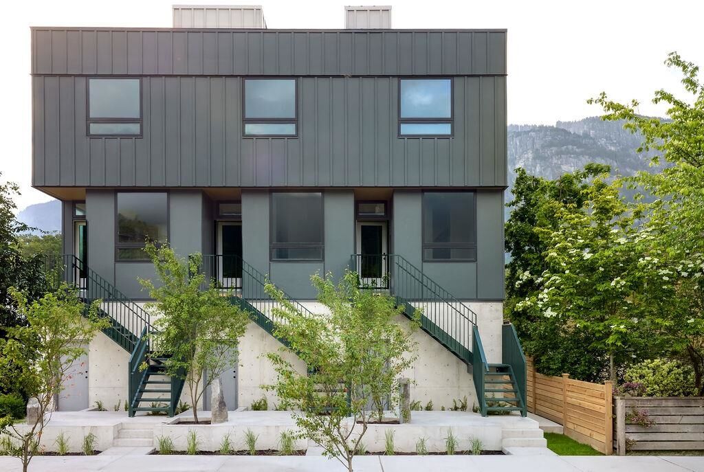 Property Photo: 37940 Fourth Avenue 2 BC V8B 0P7