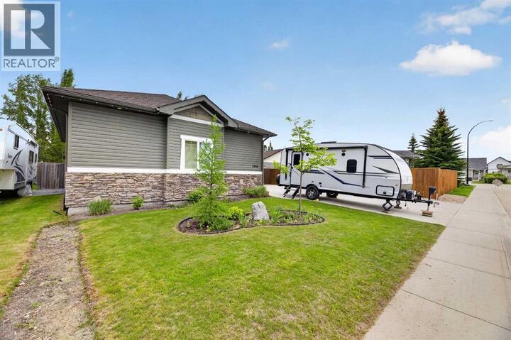 Property Photo: 5946 Park Meadows Crescent AB T4H 1Y2
