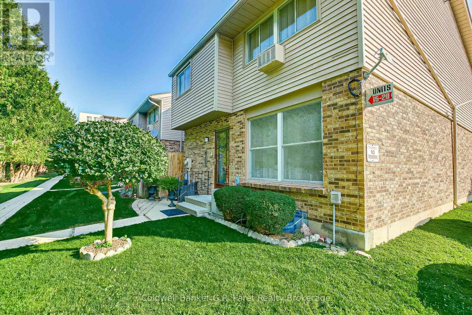 Property Photo:  1 Lamer'S Court 15  ON N4G 4T6 