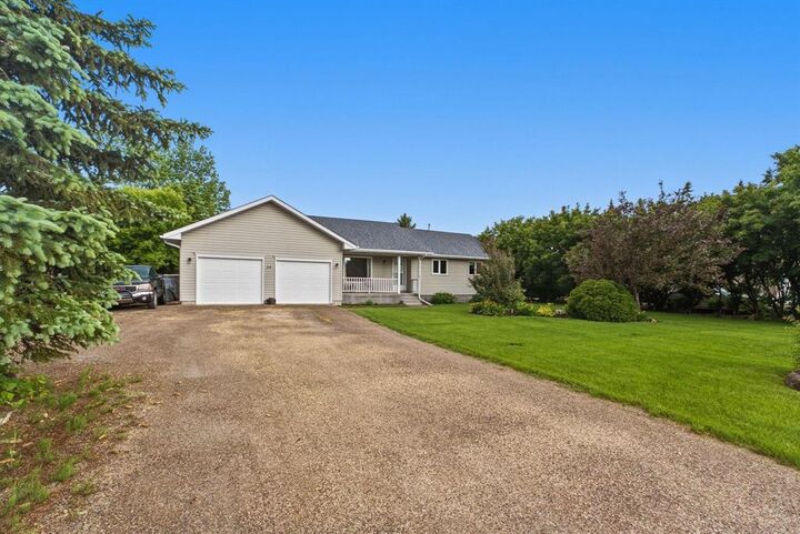 Property Photo: 24 Poplar Drive MB R5N 0K5