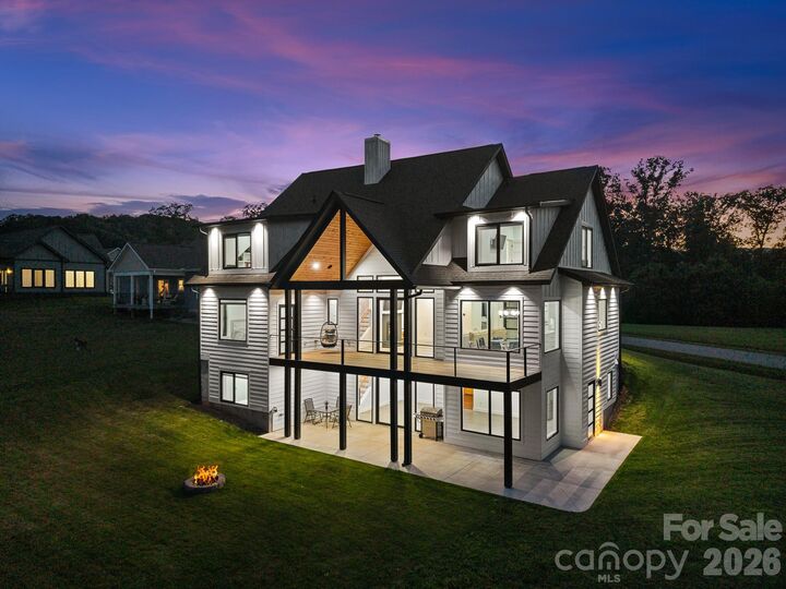 Property Photo: 1026 Hillside Ridge Road NC 28715