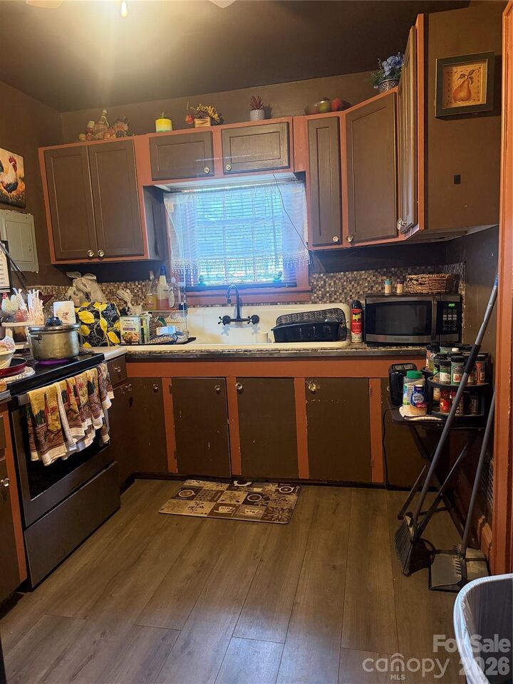 Property Photo:  2918 Rush Avenue  NC 28208 