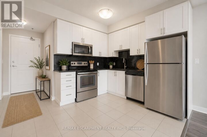 Property Photo:  2490 Old Bronte Road 509  ON L6M 0Y5 
