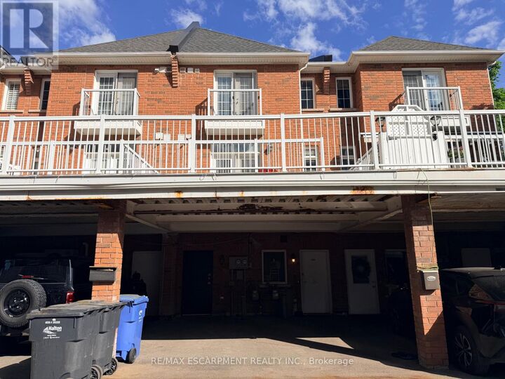 Property Photo:  2085 Pine Street  ON L7R 1G1 