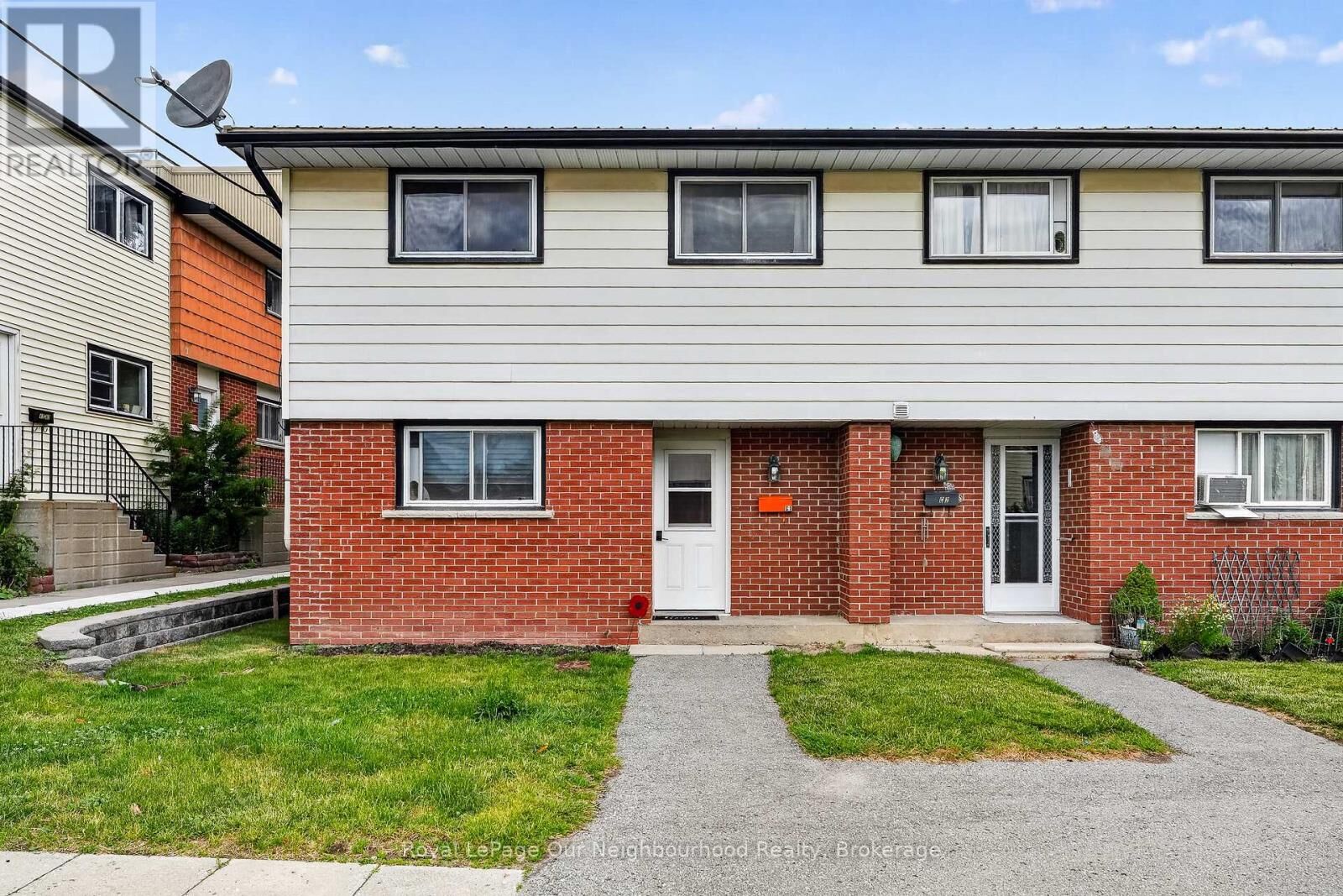 Property Photo: 47 Wellington Street C1 ON L1A 2M4