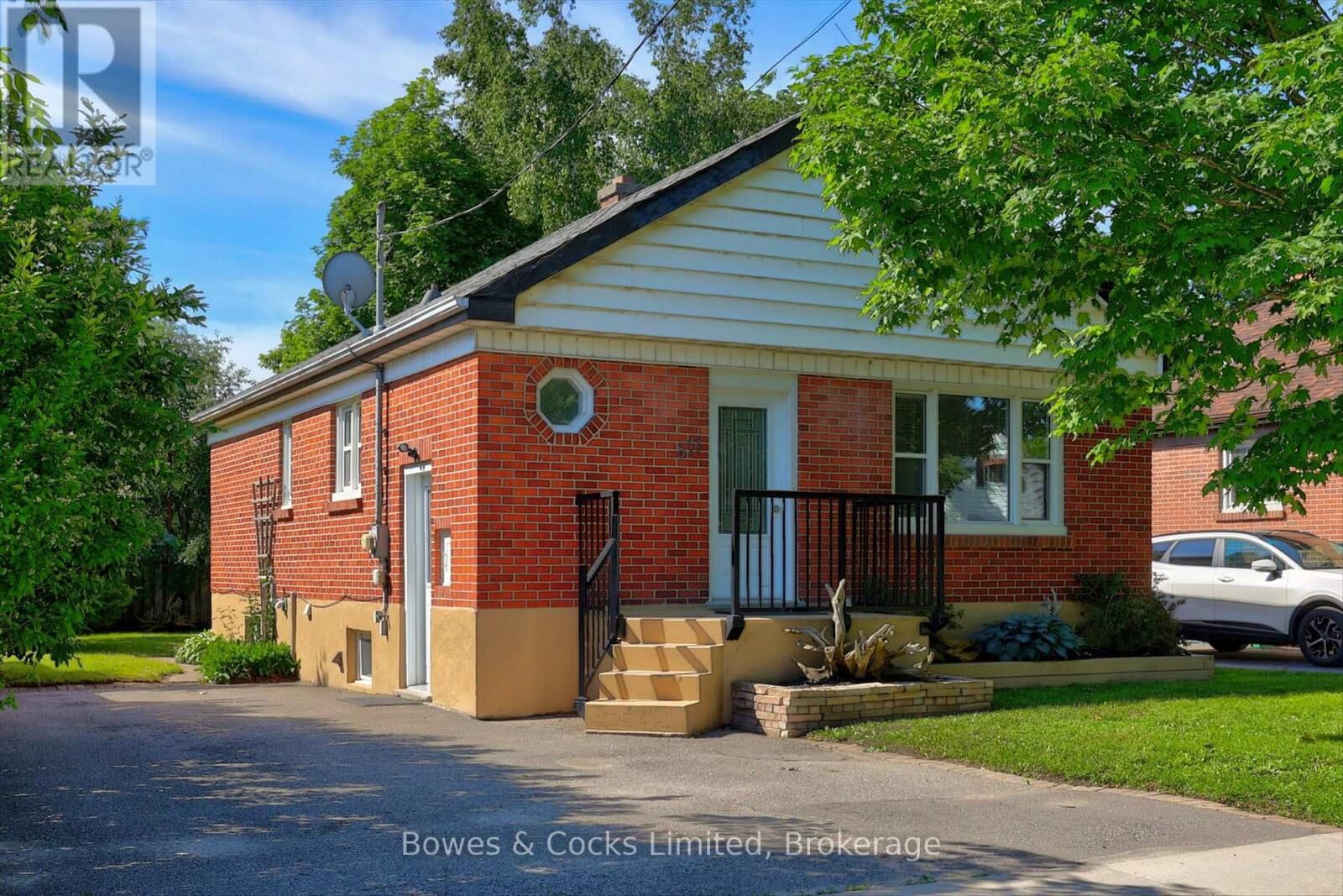Property Photo: 571 O'Connell Road ON K9J 4E2