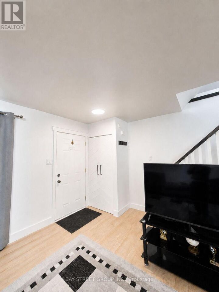 Property Photo: 22 Rosamond Crescent ON N6E 2M8