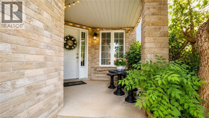 Property Photo:  287 Resurrection Drive Upper  ON N2N 3H4 