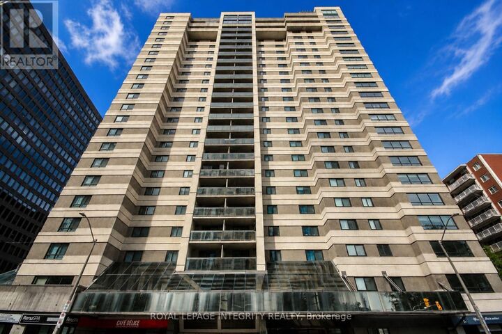 Property Photo:  199 Kent Street 1702  ON K2P 2K8 