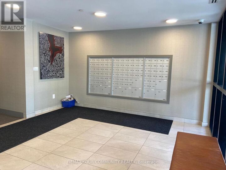 Property Photo:  135 Cannon Jackson Drive 411  ON M6M 0E1 