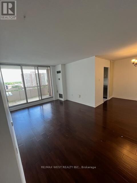 Property Photo:  205 Hilda Avenue 1207  ON M2M 4B1 