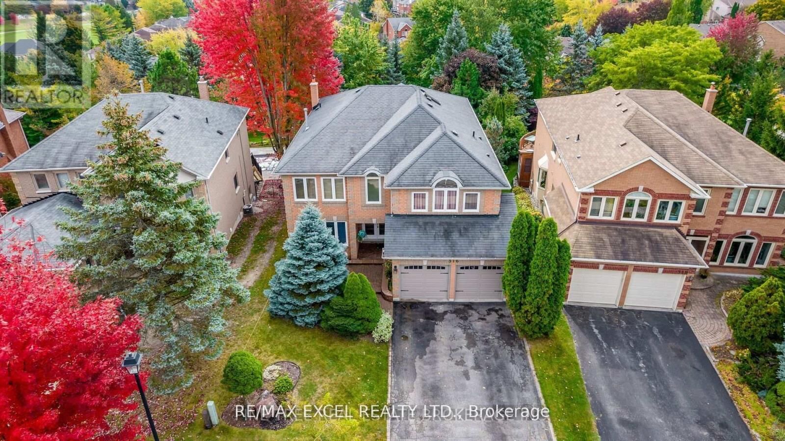Property Photo:  316 Alex Doner Drive Main  ON L3X 1G4 