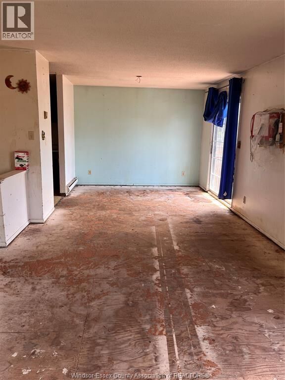 Property Photo: 1411 Bayswater Crescent ON N8S 4K4
