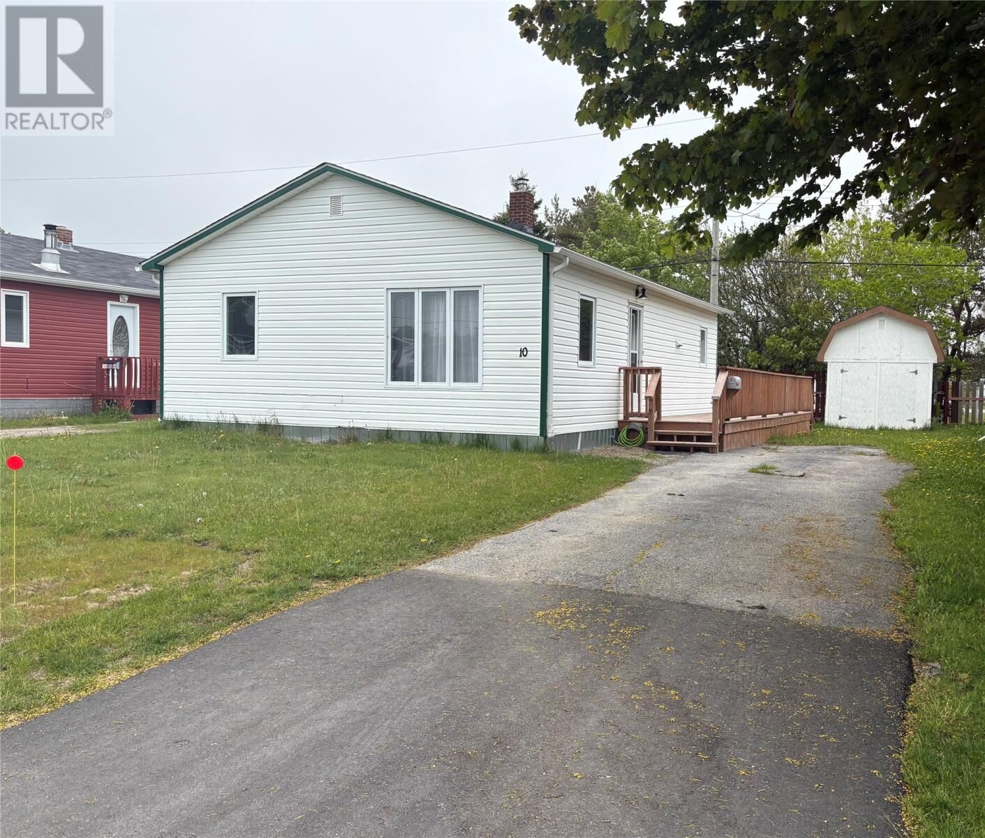 Property Photo:  10 Rose Avenue  NL A2N 1Y1 
