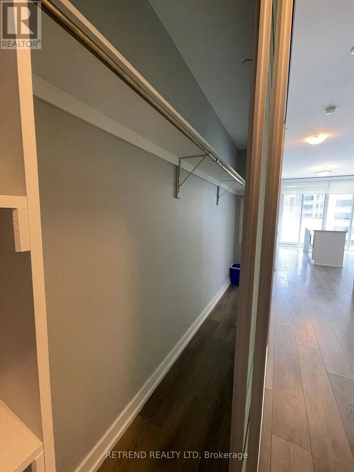 Property Photo: 426 University Avenue 1709 ON M5G 1S9