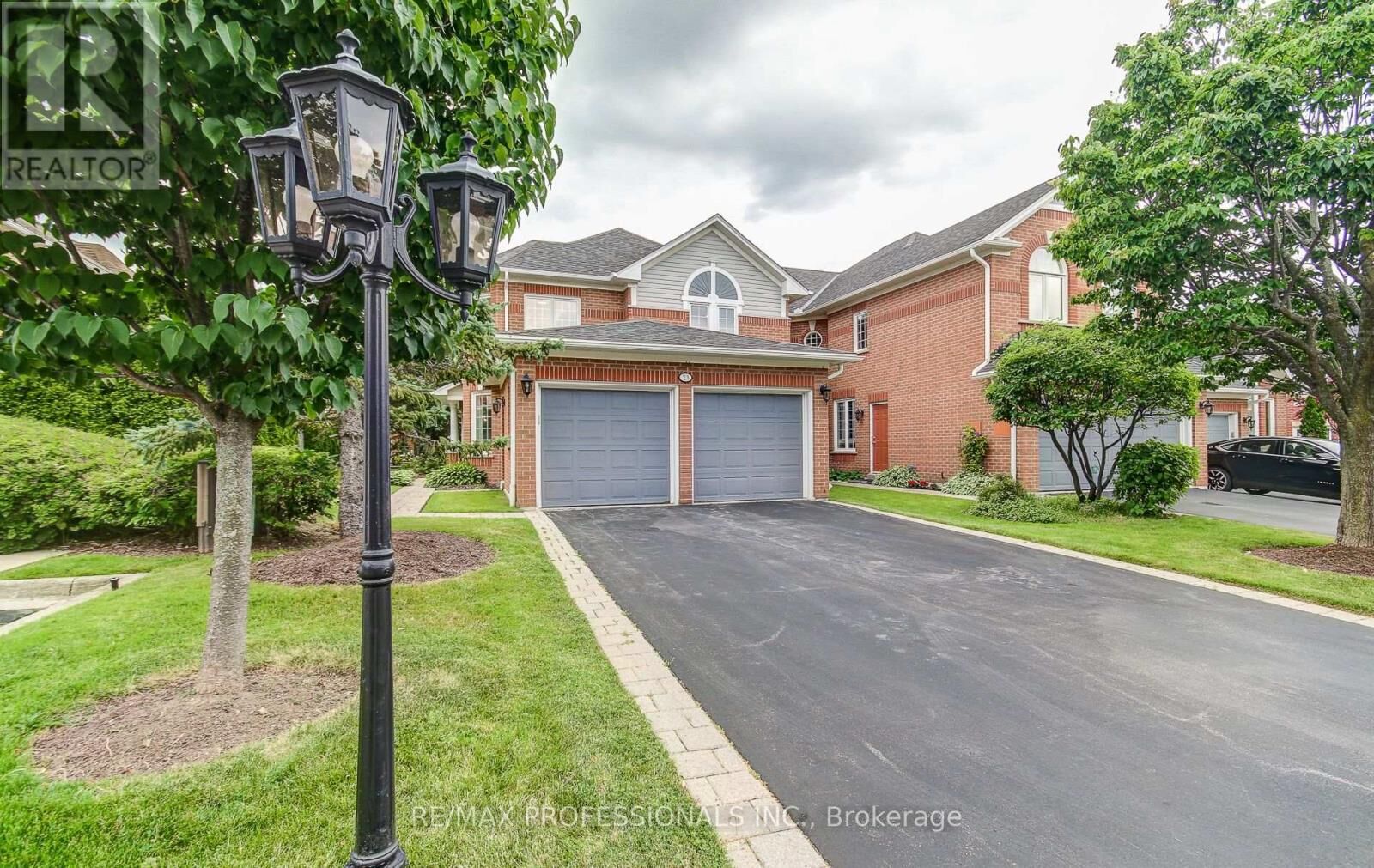 Property Photo:  2145 Country Club Drive East 23  ON L7M 4E1 