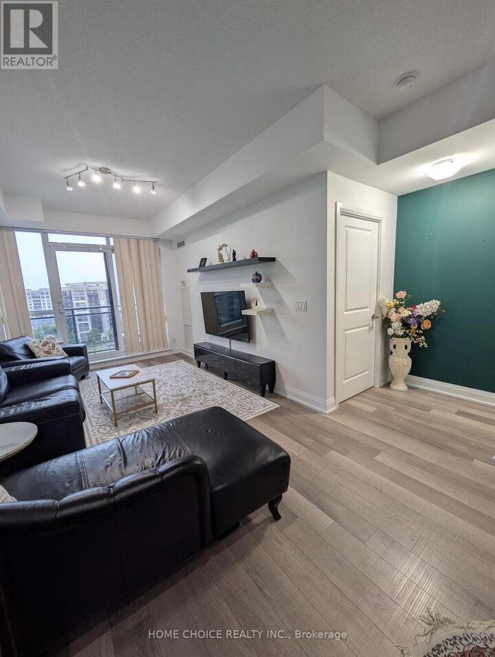 Property Photo:  372 South Highway 7 East Road South 1009  ON L4B 0C6 