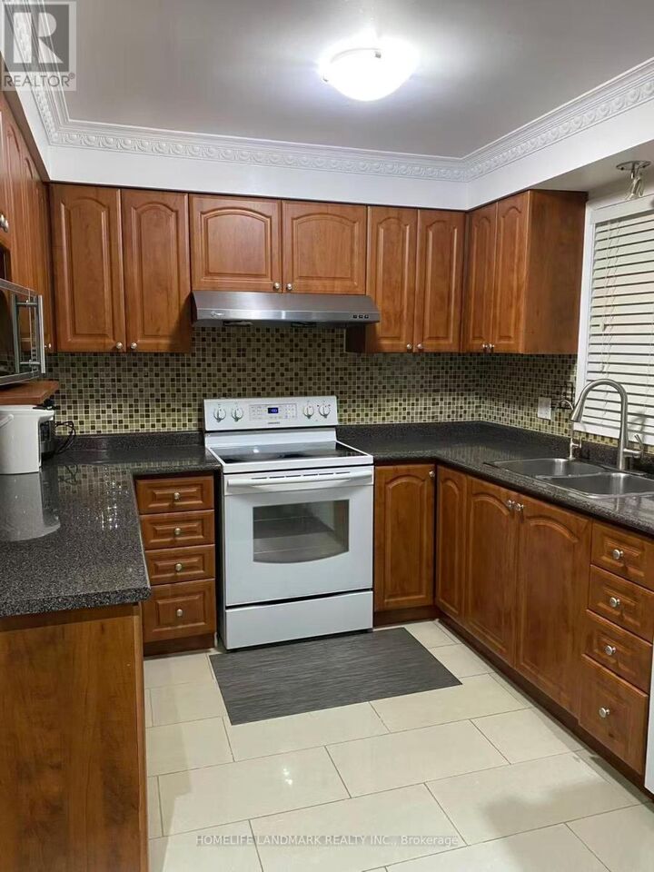 Property Photo:  102 Chloe Crescent  ON L3S 2J2 