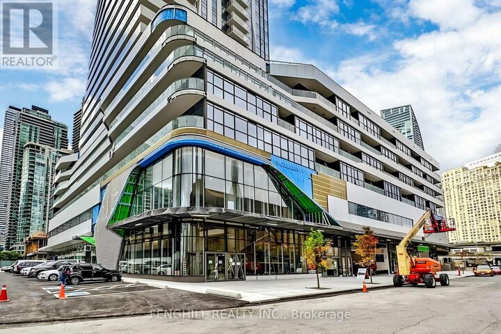 Property Photo:  28 Freeland Street 2104  ON M5E 0E3 
