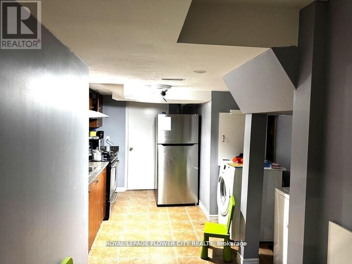 Property Photo:  18 Saint Eugene Street  ON L6Y 0K9 