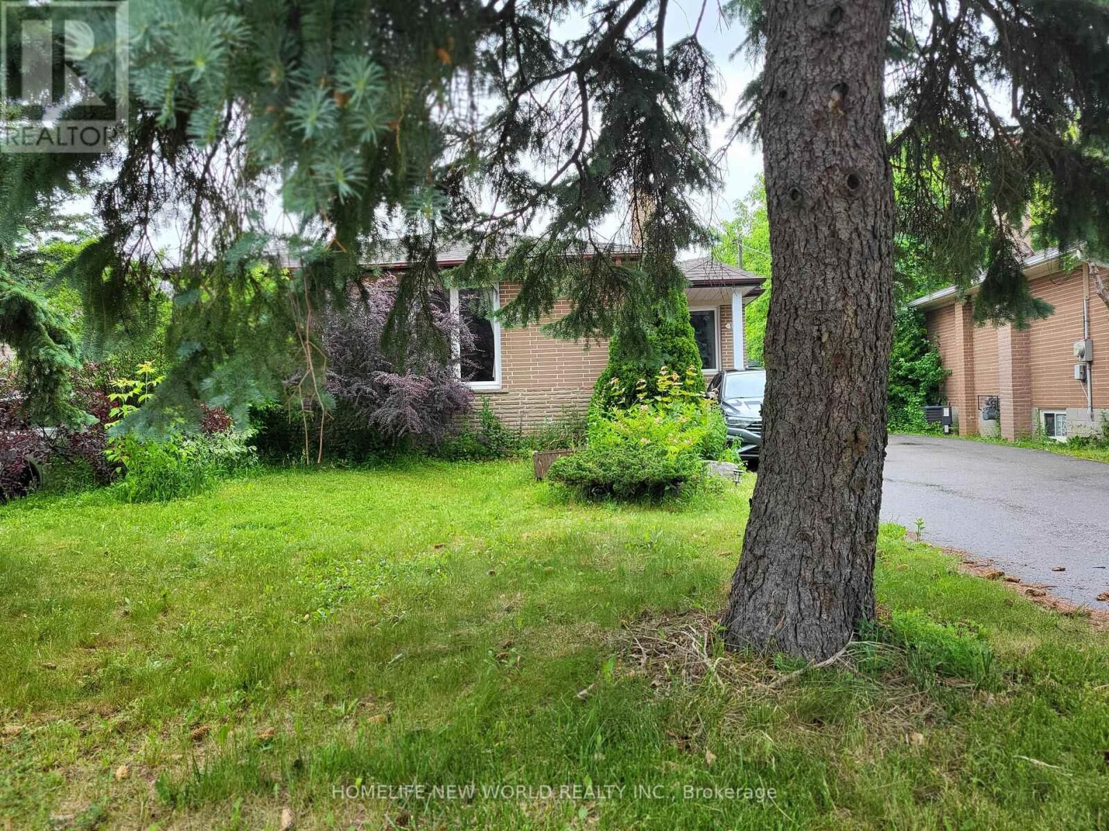 Property Photo:  118 Cartier Crescent Main  ON L4C 2N6 