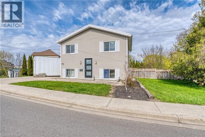 Property Photo:  575 Salisbury Avenue South  ON N4W 1Y8 