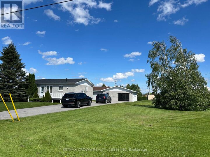 17 Tremblay, Fauquier Avenue South — photo 1