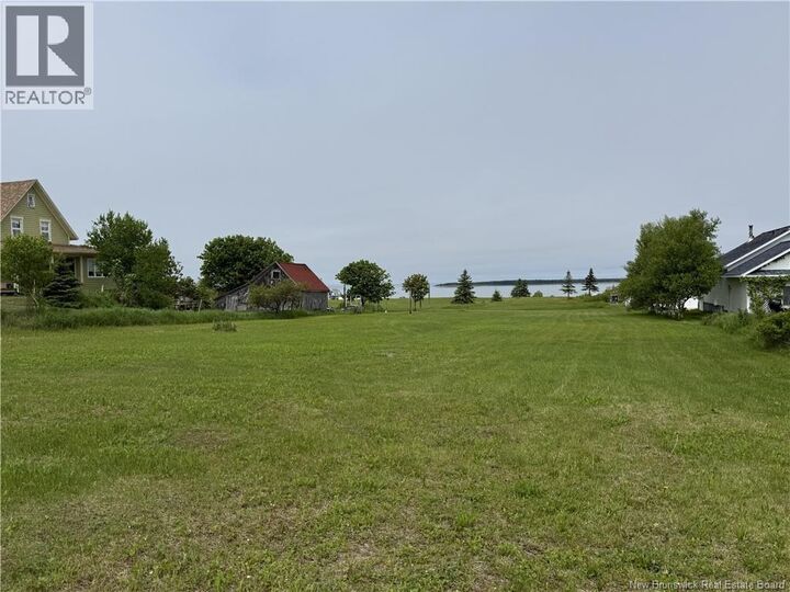Photo de la propriété:  1.1 Acre Rue De L'Ile  NB E1W 1B5 