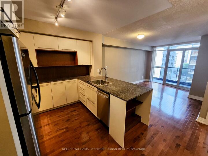 Property Photo:  25 Carlton Street 808  ON M5B 1L4 