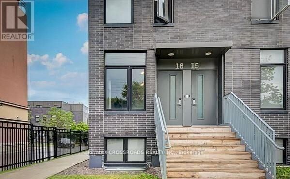 Property Photo: 1720 Simcoe Street 15 ON L1G 4X9