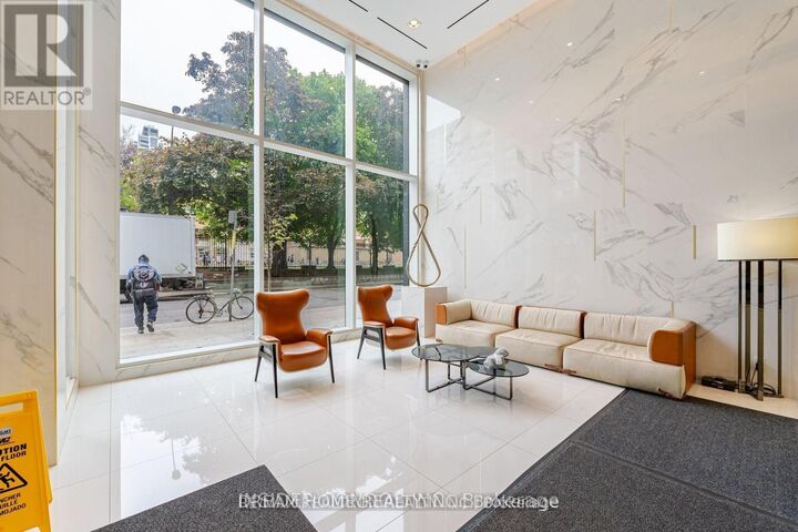 Property Photo: 85 Wood Street 1016 ON M4Y 0E8