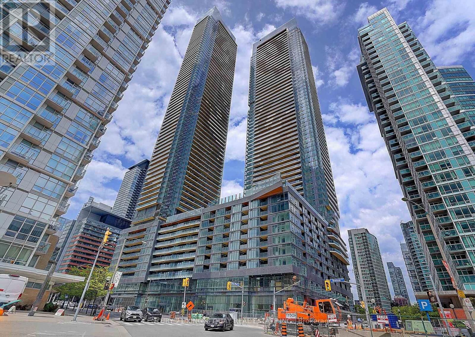 Property Photo: 3 Concord Cityplace Way 332 ON M5V 0X3