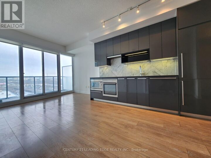 Property Photo: 115 McMahon Drive 709 ON M2K 0E3