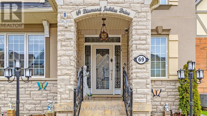 Property Photo: 69 Diamond Jubilee Drive West ON L6B 0Y5