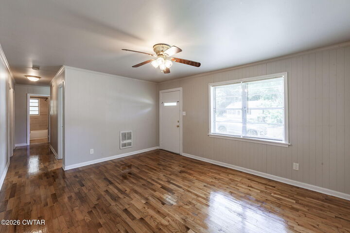 Property Photo: 1129 Edgewood Avenue TN 38012