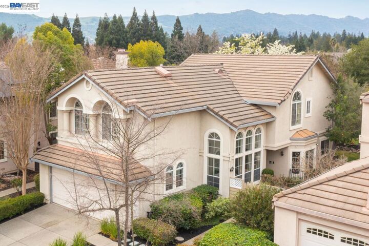 Property Photo:  690 Glasgow Cir  CA 94526 