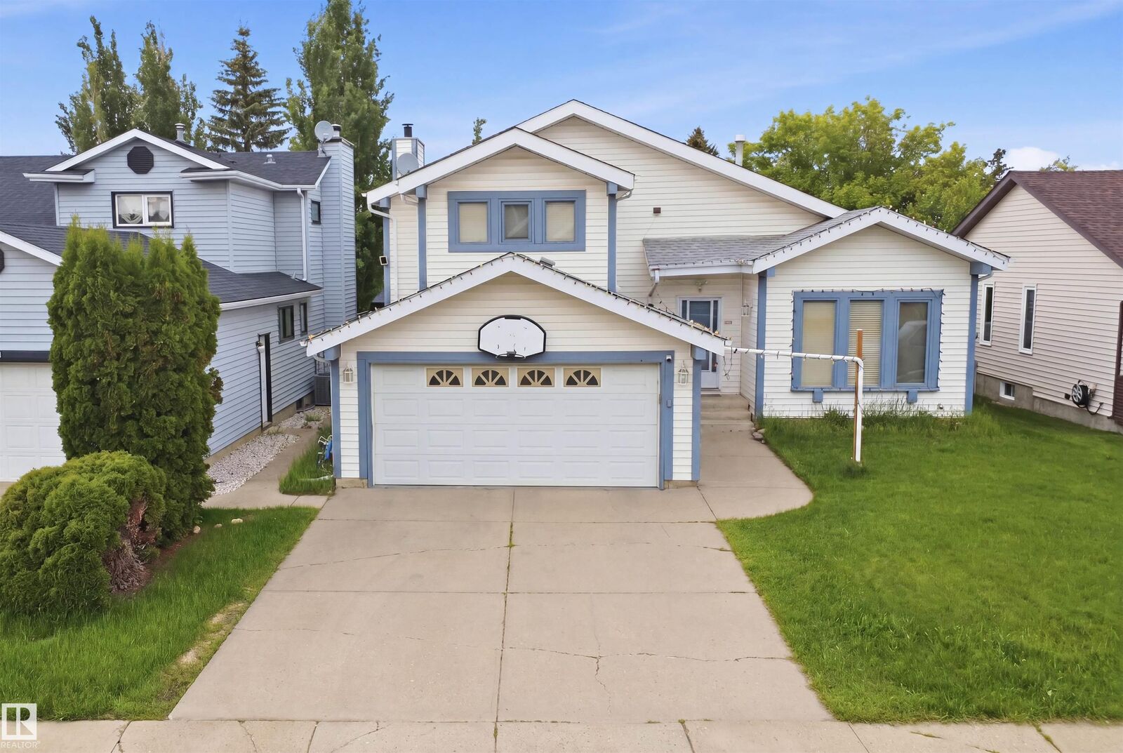Property Photo: 3220 42A Avenue NW AB T6T 1E5