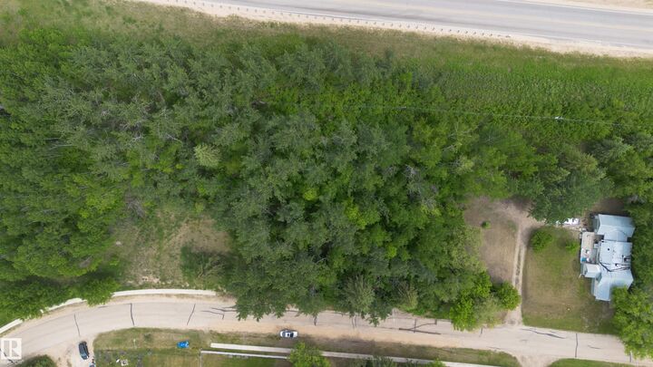 33 Crescent Drive — photo 1