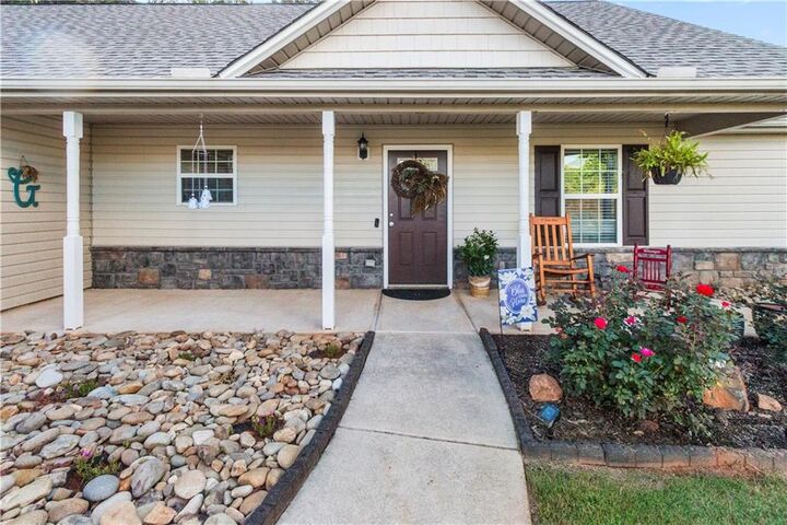 Property Photo: 122 Bower Court GA 30680