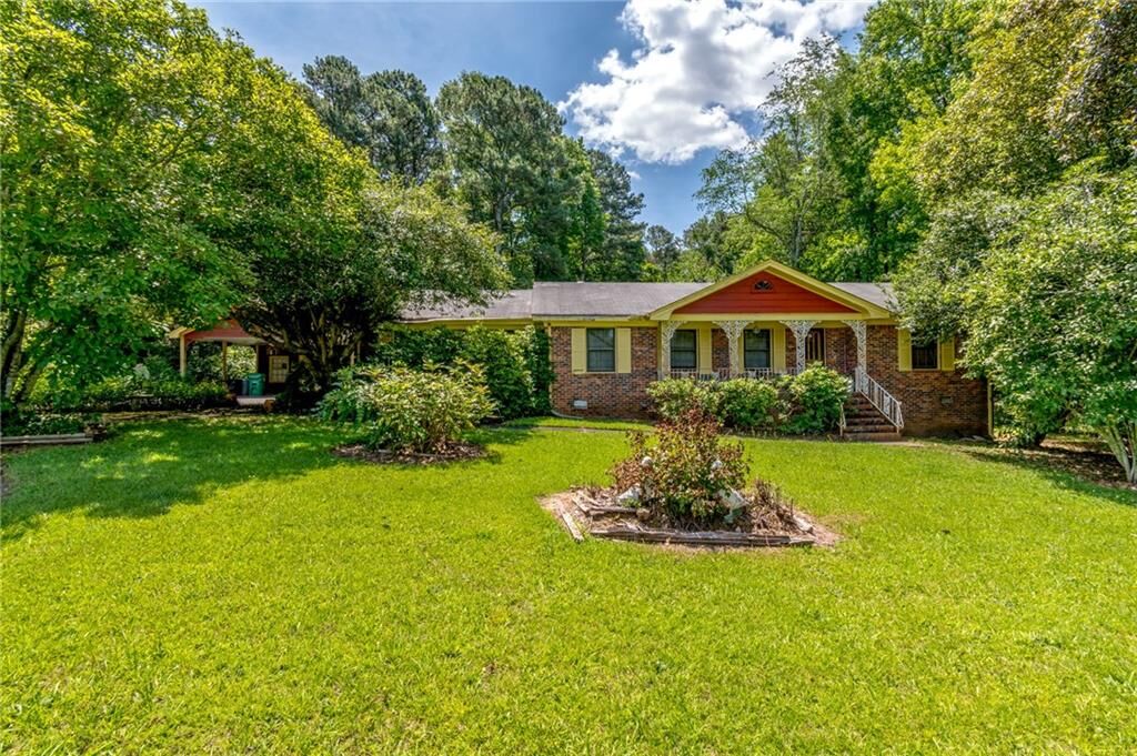 Property Photo: 2218 Young Road GA 30088