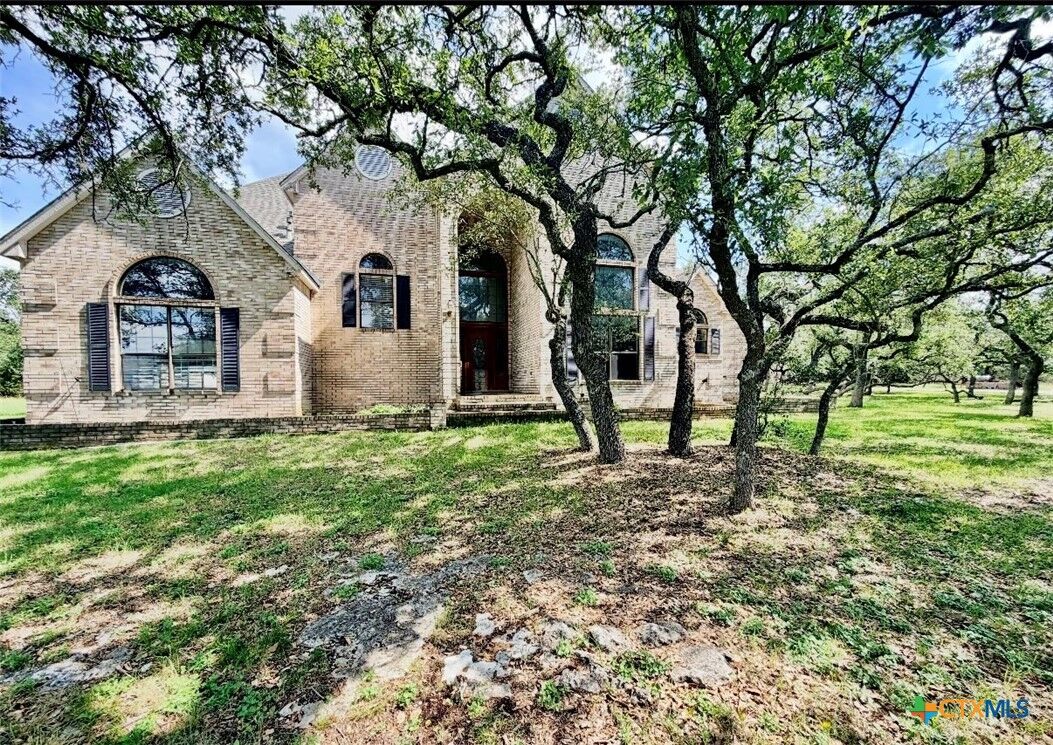 Property Photo: 3220 Rustic Oak TX 78261